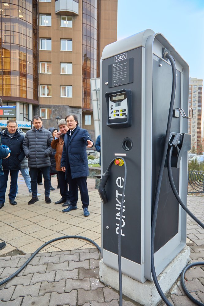 Лидер ЭКГ-рейтинга развивает сеть ЭЗС в Новосибирске